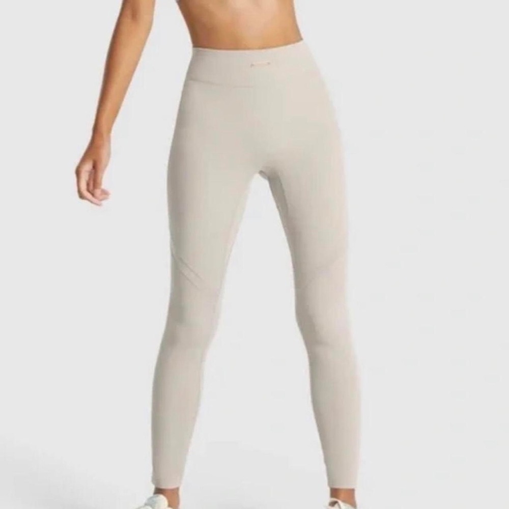 Gymshark Whitney Mesh Leggings - Mink
Medium